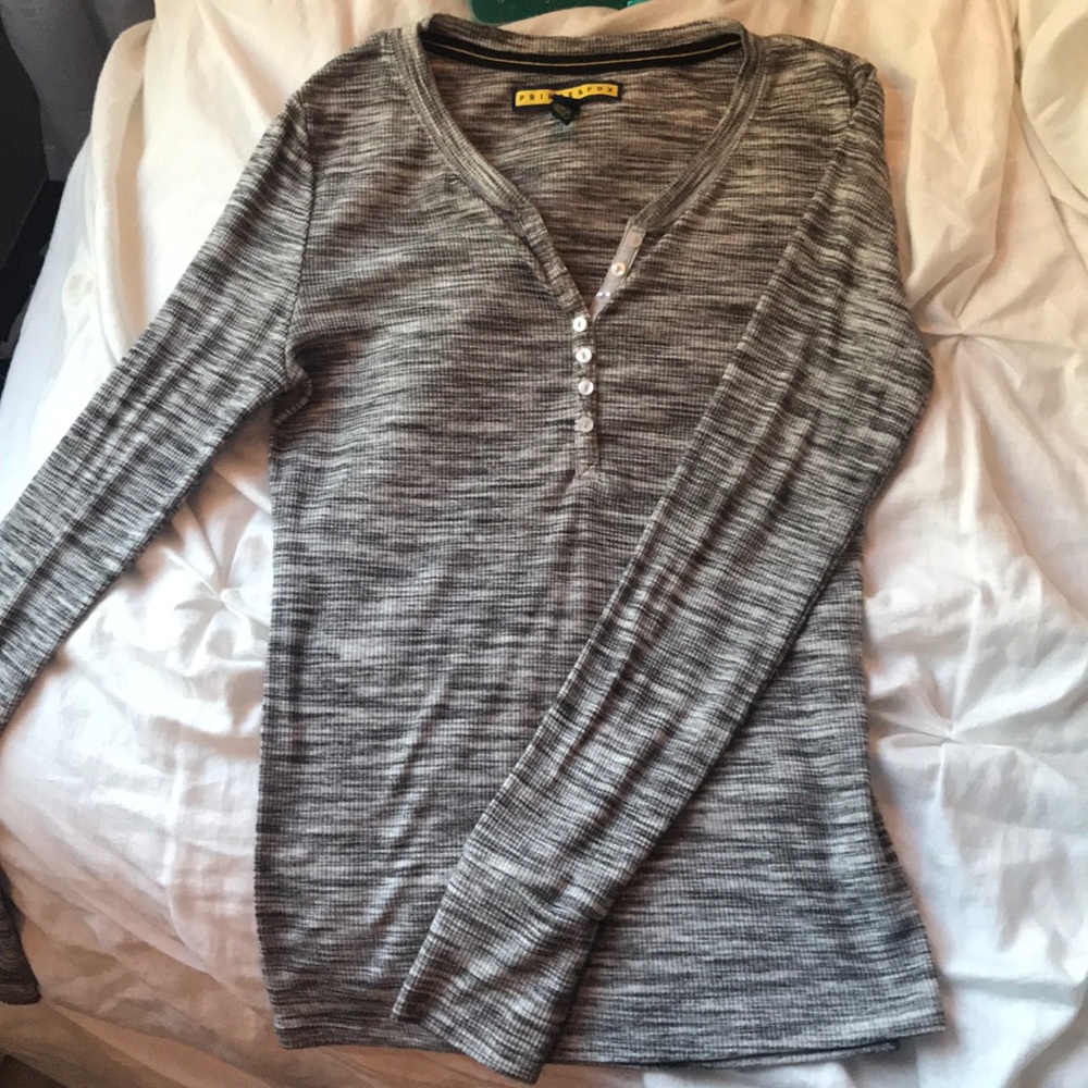 Grey long sleeve shirt